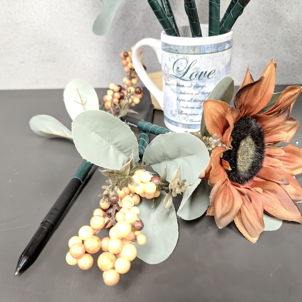 Flower pen or pencil any style of flowers .  To use in office public use
